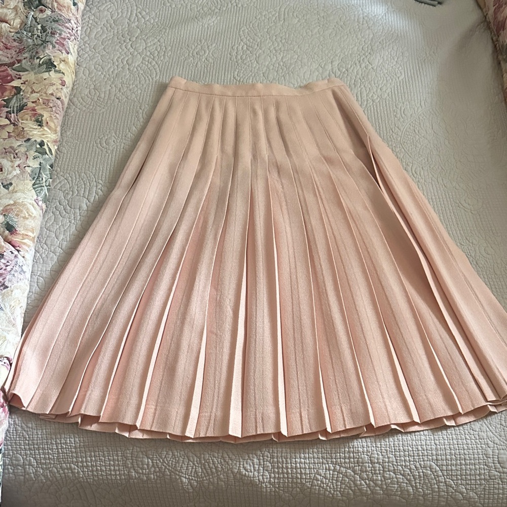 Talbots Soft Pink A-Line Skirt, LIKE NEW, freshly dry cleaned, pleated, coquette